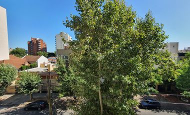 Departamento en  de 4 ambientes con cochera doble en Lomas de Zamora