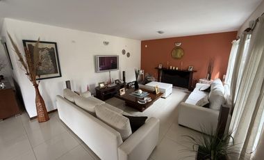 Lote 1300 m² con Piscina y Suite con Vestidor – Venta Directa y Amoblada” ***OPORTUNIDAD***