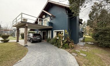 Lote 1300 m² con Piscina y Suite con Vestidor – Venta Directa y Amoblada” ***OPORTUNIDAD***