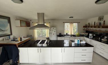 Lote 1300 m² con Piscina y Suite con Vestidor – Venta Directa y Amoblada” ***OPORTUNIDAD***
