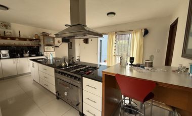 Lote 1300 m² con Piscina y Suite con Vestidor – Venta Directa y Amoblada” ***OPORTUNIDAD***