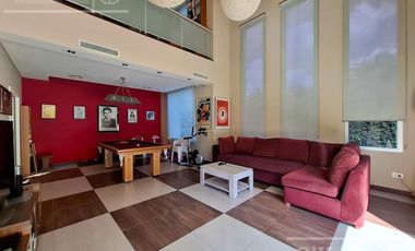 Casa en venta con tres dormitorios en suites, escritorio y  amplio playroom en Fincas de Iraola II