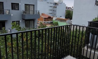 Alquiler  dos ambientes nuevo, con balcón, al frente, luminoso - Saavedra