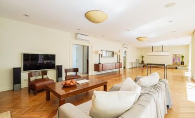 Venta departamento 7 ambientes en Belgrano con piscina propia y quincho