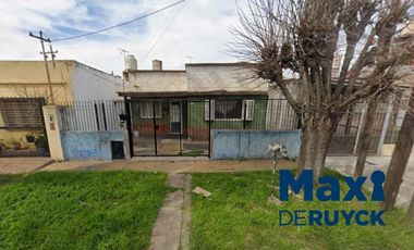 Casa 3 ambientes a reciclar, Quilmes Sur