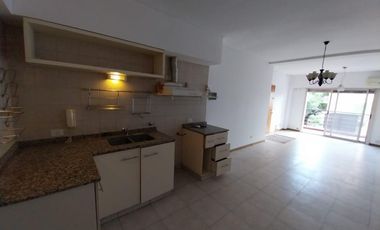 Departamento 2 amb al frente con balcón