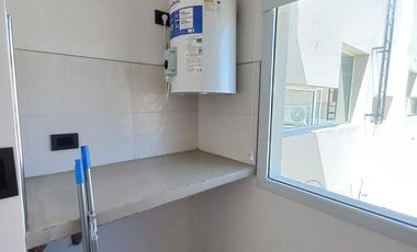 Excelente departamento 3 ambientes al frente, Sarmiento y Newbery!!