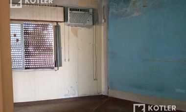 Casa con 2 Departamentos Venta en BLOCK - Temperley