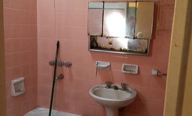 Casa con 2 Departamentos Venta en BLOCK - Temperley