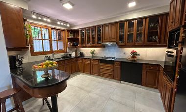 EXCLUSIVA CASA EN VENTA CON VISTA AL RÍO PARANÁ, POSADAS