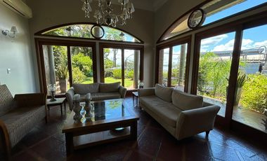 EXCLUSIVA CASA EN VENTA CON VISTA AL RÍO PARANÁ, POSADAS