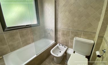 Casa en venta en Abril Country Club Hudson Berazategui de 6 ambientes