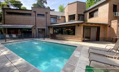 Casa en venta en Abril Country Club Hudson Berazategui de 6 ambientes