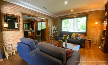 Casa en venta en Abril Country Club Hudson Berazategui de 6 ambientes