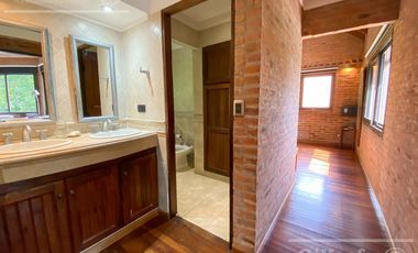 Casa en venta en Abril Country Club Hudson Berazategui de 6 ambientes