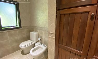 Casa en venta en Abril Country Club Hudson Berazategui de 6 ambientes