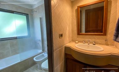 Casa en venta en Abril Country Club Hudson Berazategui de 6 ambientes