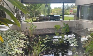 Casa al agua en barrio La laguna -Rincón de Milberg