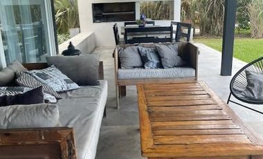 Casa al agua en barrio La laguna -Rincón de Milberg