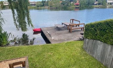 Casa al agua en barrio La laguna -Rincón de Milberg