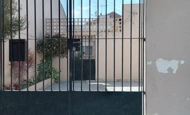 Casa con  2 Departamentos Venta en BLOCK - Temperley