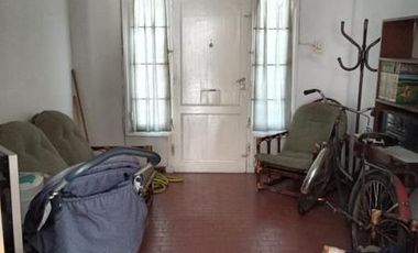 Casa con  2 Departamentos Venta en BLOCK - Temperley