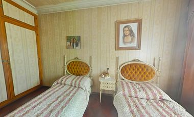 CASA DE CATEGORÍA EN VENTA 5TA SECCIÓN CUATRO DORMITORIOS CON TOUR VIRTUAL