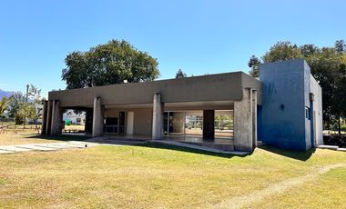 Amplio terreno en Country La Herencia, Los Nogales. Con escritura! Recibe vehículo o financia.