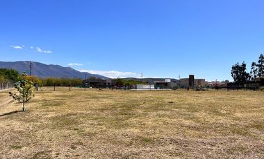 Amplio terreno en Country La Herencia, Los Nogales. Con escritura! Recibe vehículo o financia.