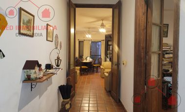 Casa céntrica a 3 cuadras de la peatonal. Excelente propuesta de venta