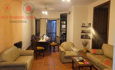 Casa céntrica a 3 cuadras de la peatonal. Excelente propuesta de venta