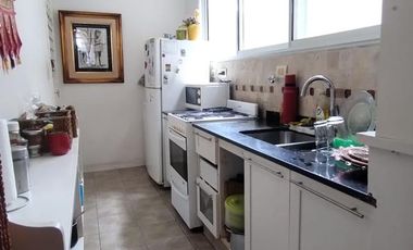 Dorrego al 700. Esquina estilo francés 2 habitaciones
