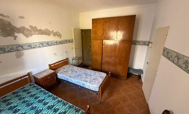 Venta - Casa de 4 dormitorios - Santa Fe, Barrio centro.