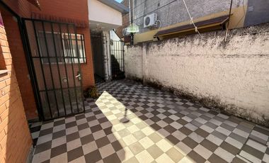 Venta - Casa de 4 dormitorios - Santa Fe, Barrio centro.