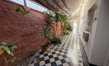 Venta - Casa de 4 dormitorios - Santa Fe, Barrio centro.