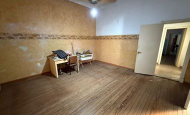 Venta - Casa de 4 dormitorios - Santa Fe, Barrio centro.