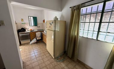 Venta - Casa de 4 dormitorios - Santa Fe, Barrio centro.