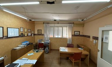 Venta - Casa de 4 dormitorios - Santa Fe, Barrio centro.