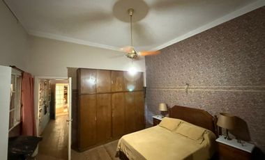 Venta - Casa de 4 dormitorios - Santa Fe, Barrio centro.