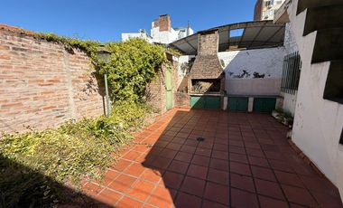 Venta - Casa de 4 dormitorios - Santa Fe, Barrio centro.