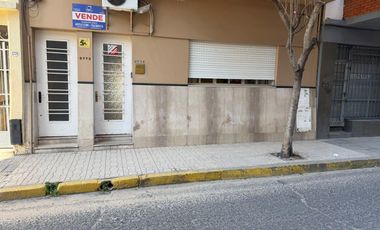 Venta - Casa de 4 dormitorios - Santa Fe, Barrio centro.
