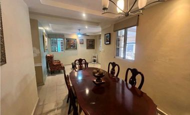 CASA EN VENTA EN VILLA LUCRE