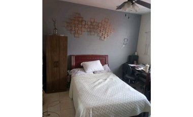 SE VENDE CASA EN LA CASTELLANA EL CRISOL
