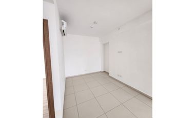 Venta Apartamento en Costa del Este, Edificio Maui