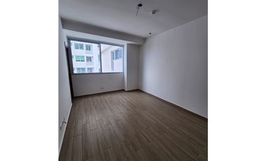 Venta Apartamento en Costa del Este, Edificio Maui