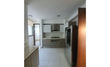 Venta Apartamento en Costa del Este, Edificio Bali