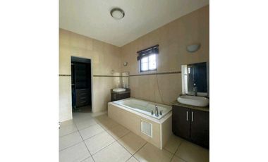 VENDO CASA EN SAN CARLOS HACIENDA PACIFICO