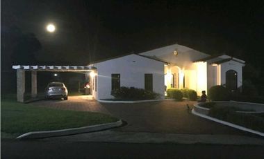 VENDO CASA EN SAN CARLOS HACIENDA PACIFICO