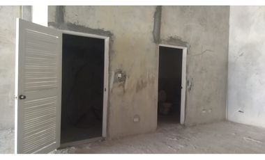 Se Alquila Local en Brisas Del Golf 121 Mtrs