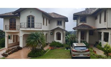 VENDO CASA ESTILO DUPLEX DE 02 HAB 600M2 EN BOQUETE